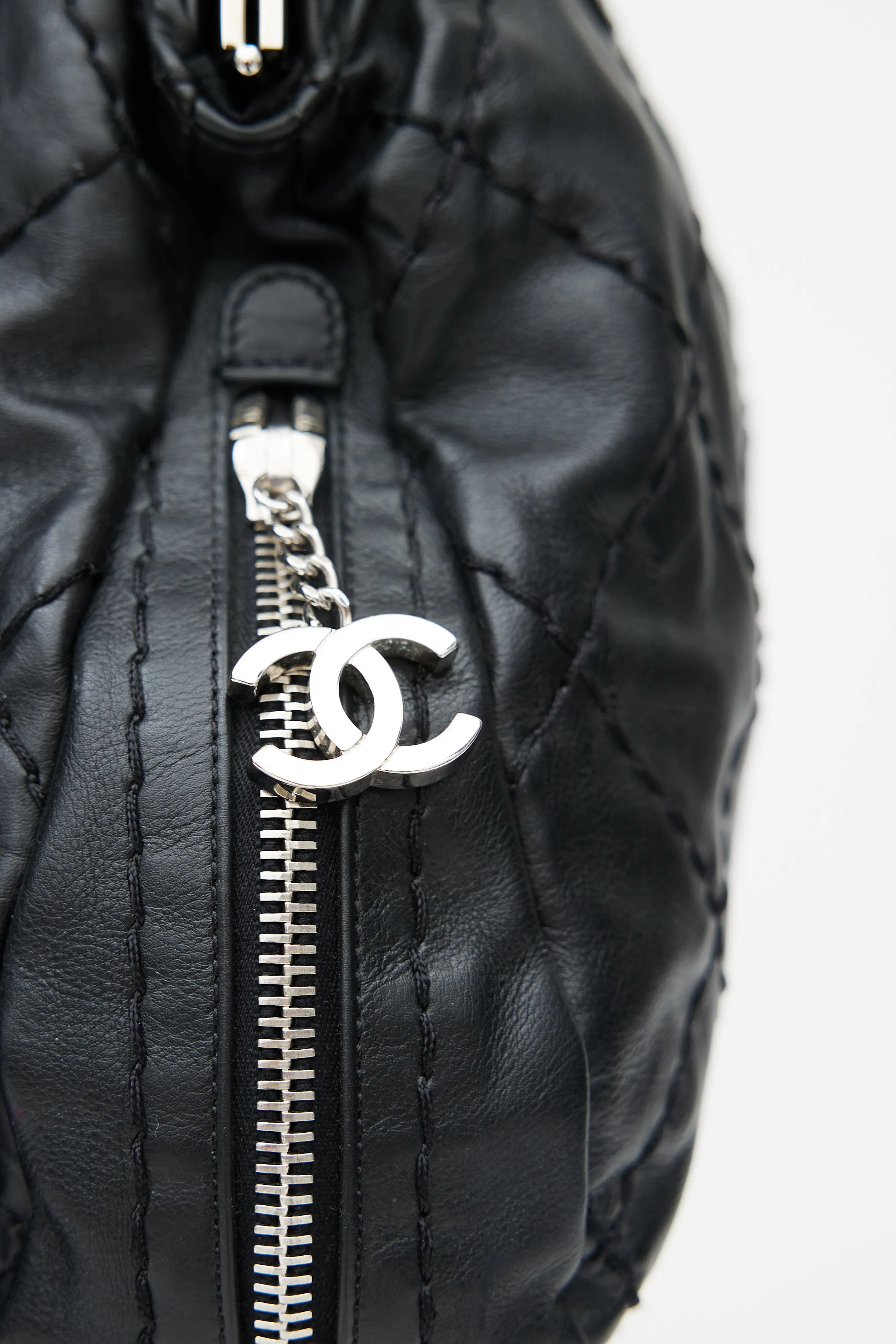 2006 Black & Silver Expandable Zip Around Leather Bag