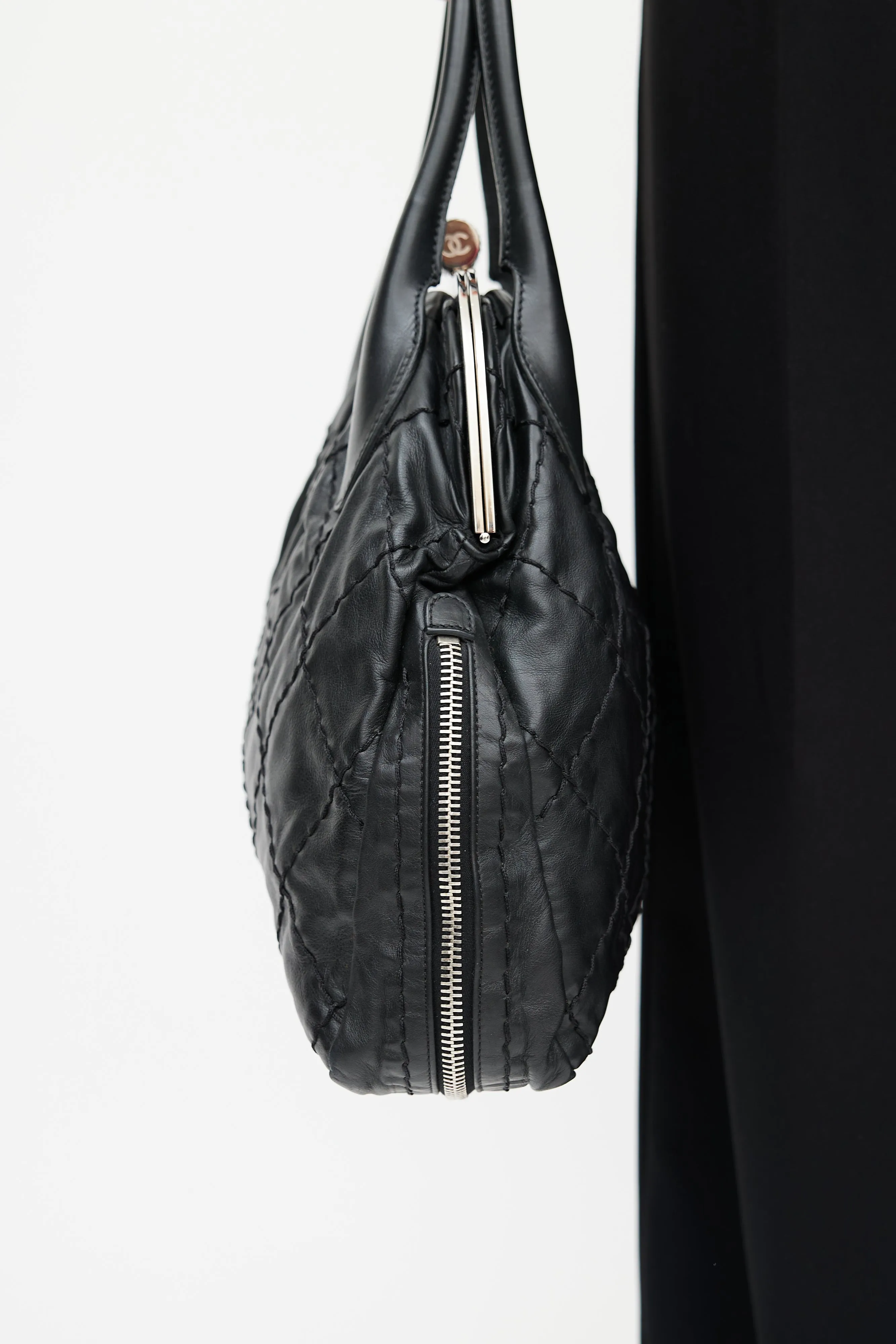 2006 Black & Silver Expandable Zip Around Leather Bag