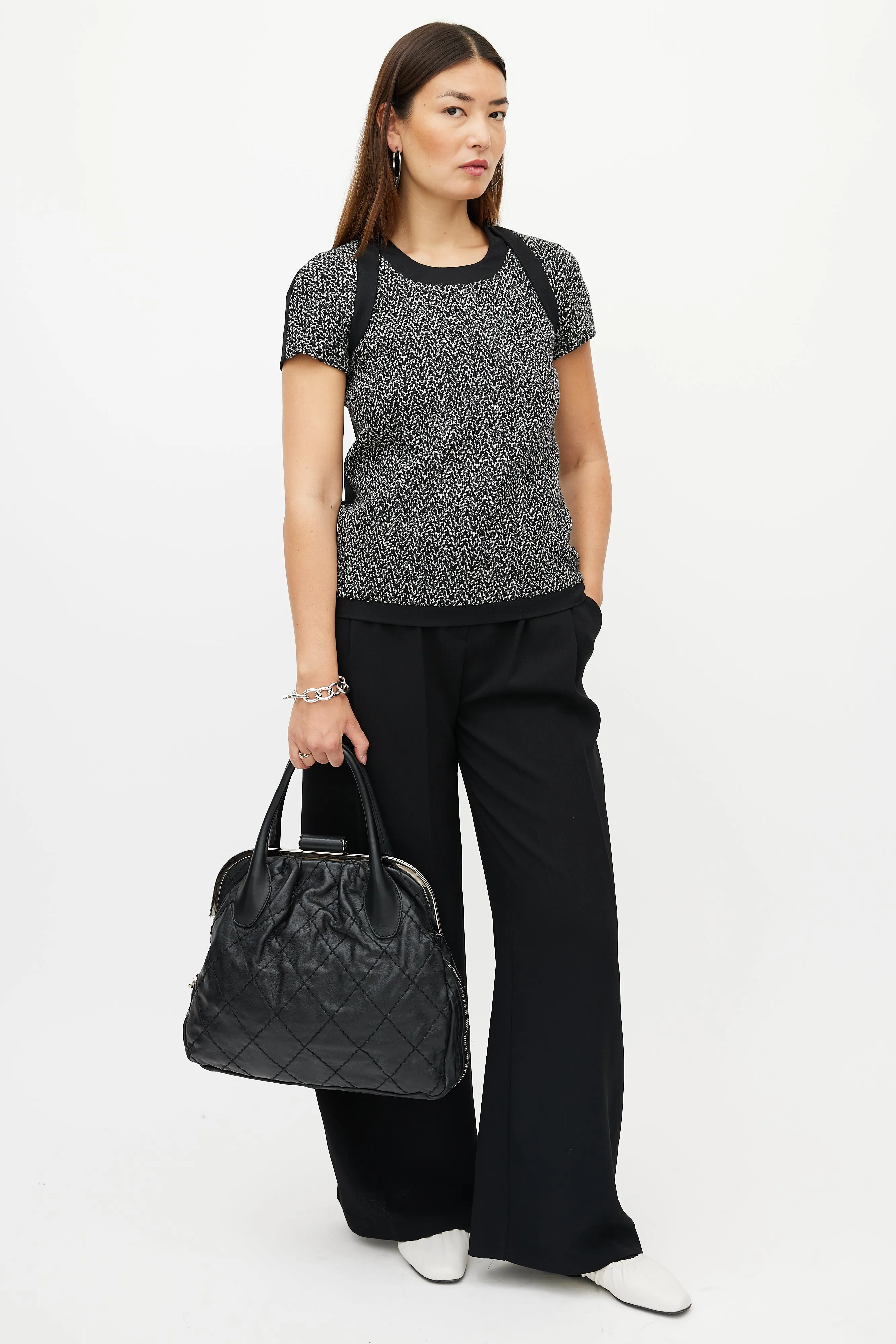2006 Black & Silver Expandable Zip Around Leather Bag