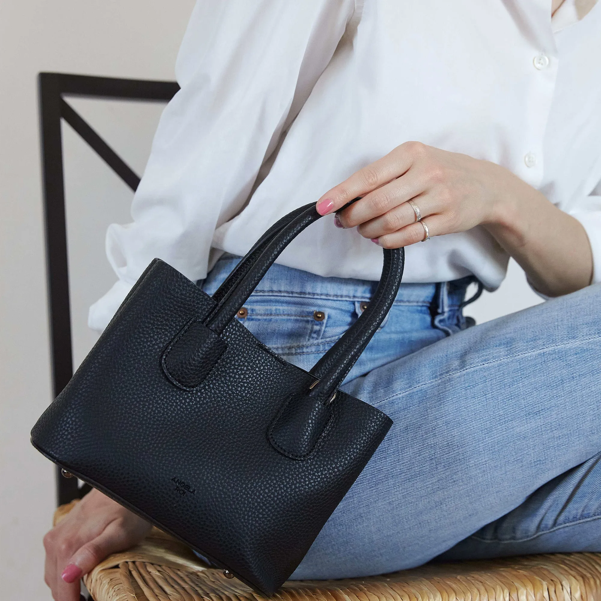 Cher Micro [Signet] - Black [Sample Sale]
