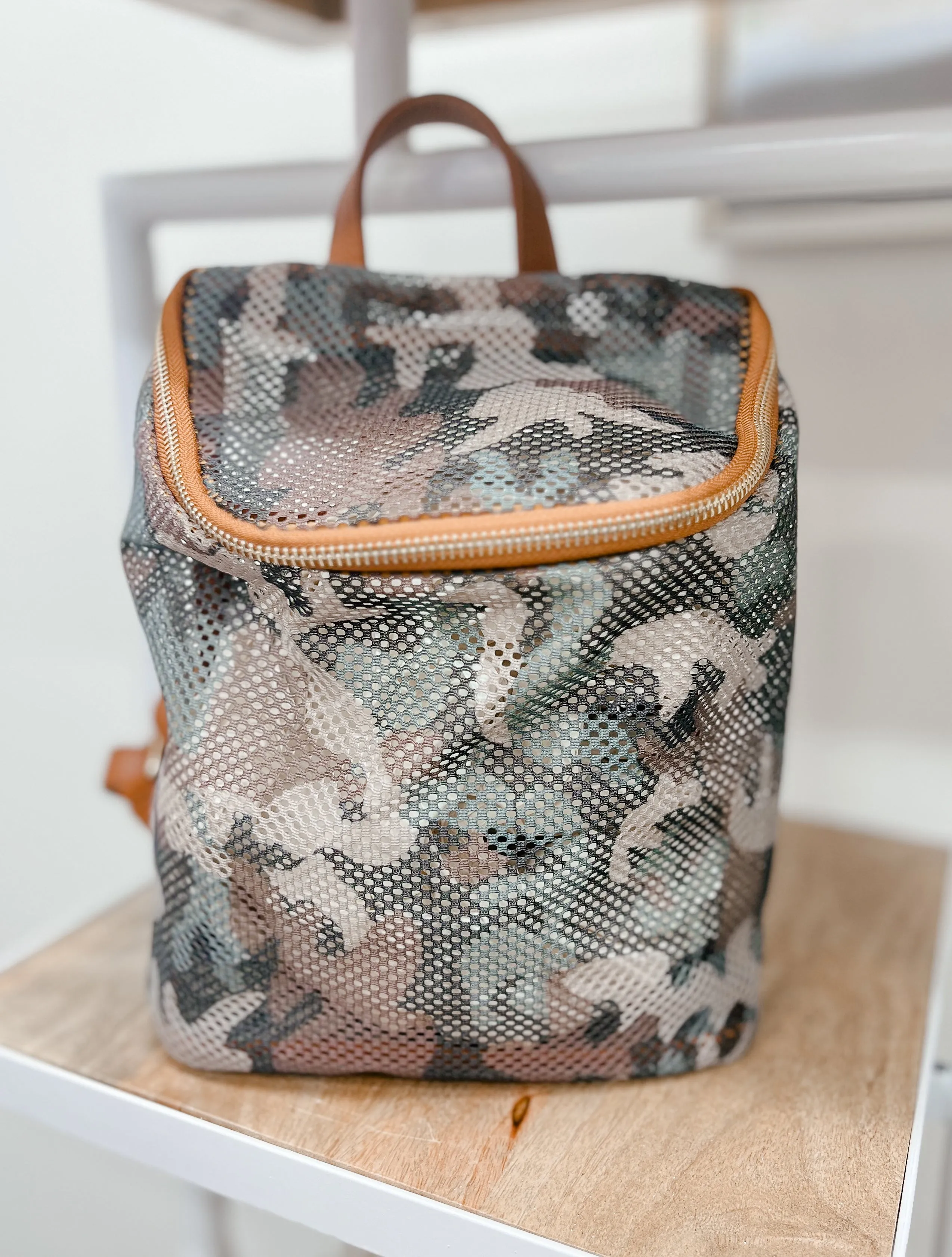 Mini Mesh Backpacker